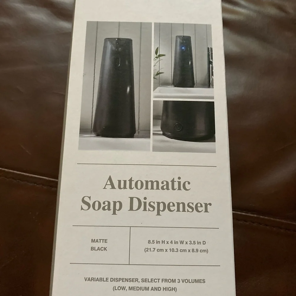 NIB Studio 3B Finch Black Automatic Soap Dispenser 10oz